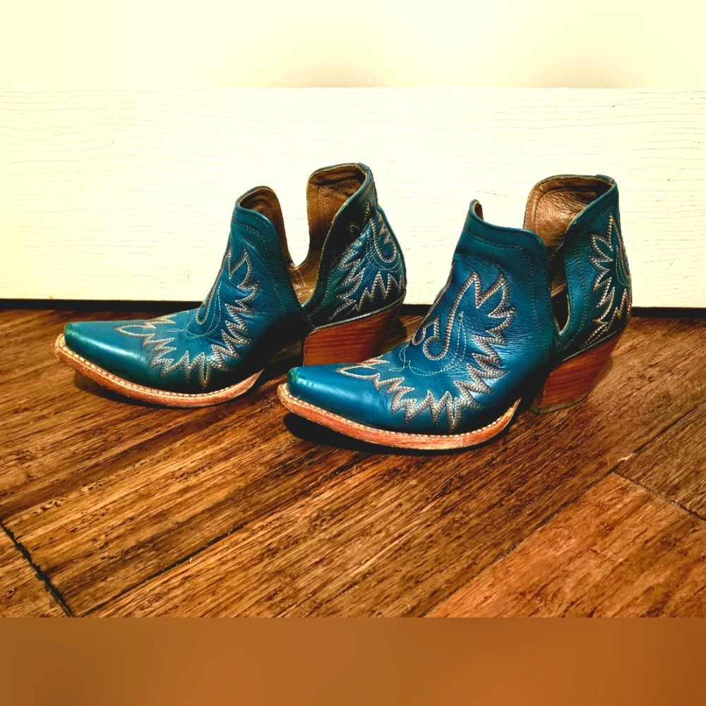Ariat Dixon booties